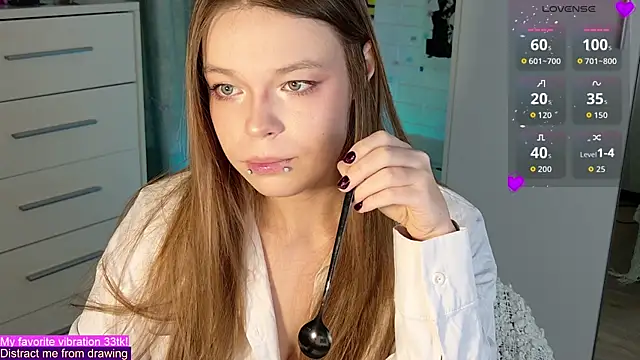 Snapshot of ValBae chatting on September 28, 2025, 8:03 pm ValBae online show from September 28, 2025, 8:03 pm