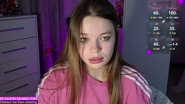 Snapshot of ValBae chatting on October 14, 2025, 9:04 pm ValBae online show from October 14, 2025, 9:04 pm