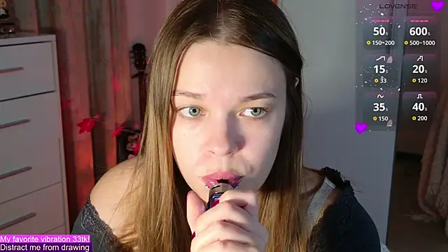 Snapshot of ValBae chatting on October 19, 2025, 7:47 pm ValBae online show from October 19, 2025, 7:47 pm