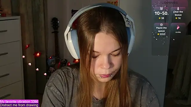 Snapshot of ValBae chatting on October 28, 2025, 9:06 pm ValBae online show from October 28, 2025, 9:06 pm