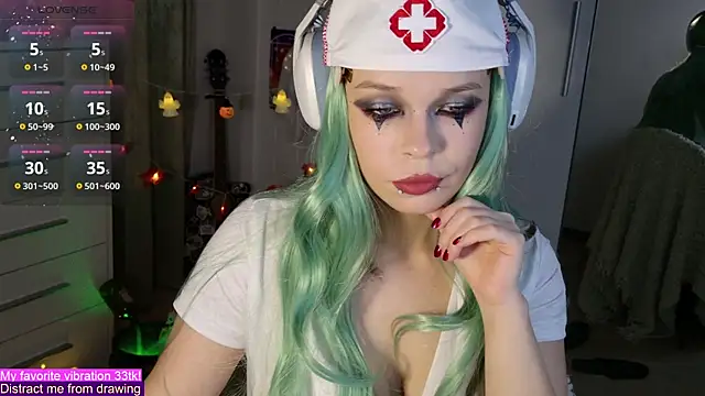 Snapshot of ValBae chatting on October 31, 2025, 8:43 pm ValBae online show from October 31, 2025, 8:43 pm