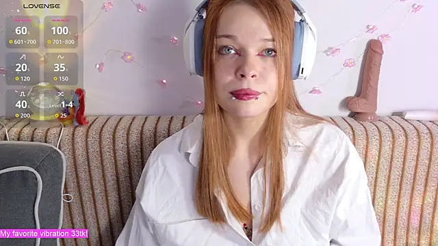 Snapshot of ValBae chatting on November 24, 2025, 9:36 pm ValBae online show from November 24, 2025, 9:36 pm