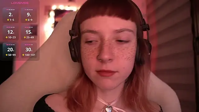 juliapie online show from December 2, 2024, 1:25 am