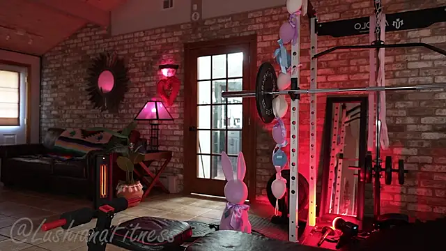 Snapshot of LushianaFitness chatting on April 7, 2026, 5:13 pm LushianaFitness online show from April 7, 2026, 5:13 pm
