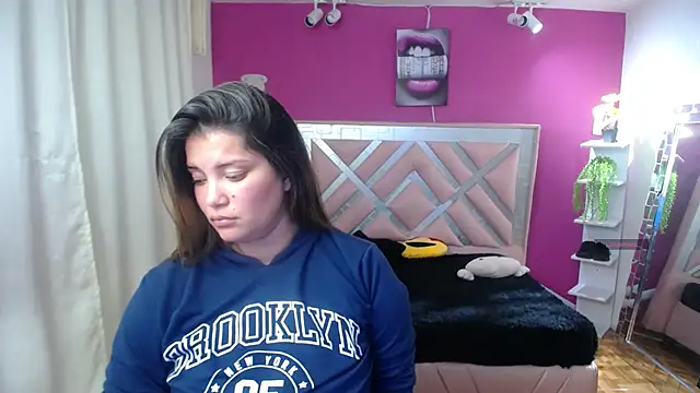 brithany smiith  online show from December 27, 2024, 3:53 am