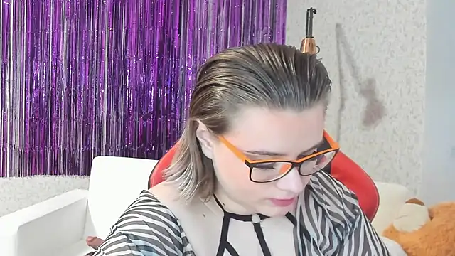 Seductive She Wolf online show from February 8, 2025, 8:10 pm