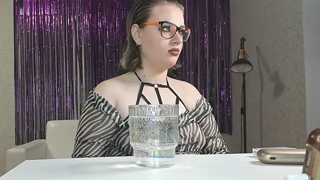 Seductive She Wolf online show from February 14, 2025, 2:39 am