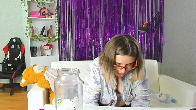 Seductive She Wolf online show from February 24, 2025, 8:27 am