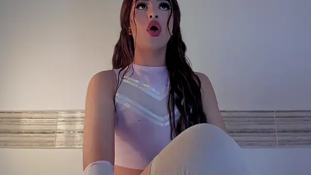 Sophia Cambpell online show from November 16, 2025, 6:08 am