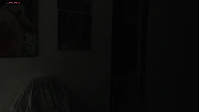 lilyhung1 online show from February 18, 2025, 11:11 am