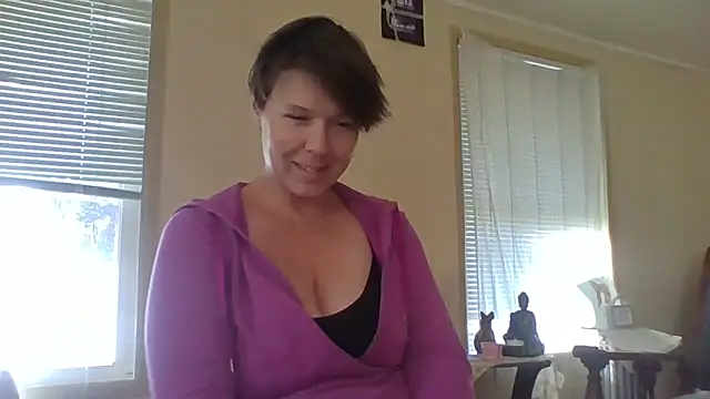 Snapshot of KatieBARBiE98 chatting on September 8, 2025, 8:52 pm KatieBARBiE98 online show from September 8, 2025, 8:52 pm