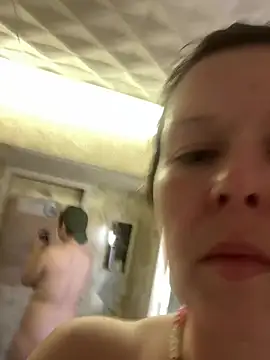 KatieBARBiE98 online show from April 7, 2026, 5:02 pm