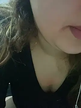 yassminsexy22 online show from February 20, 2026, 7:47 pm