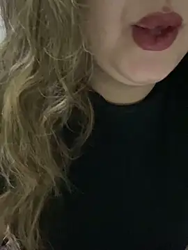 yassminsexy22 online show from April 1, 2026, 1:23 pm