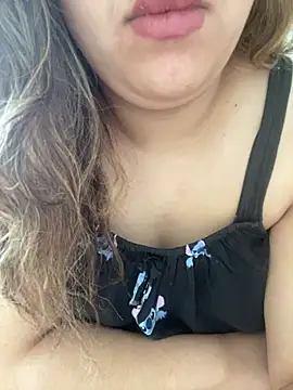 yassminsexy22 online show from April 6, 2026, 9:54 am