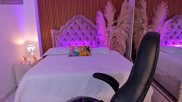 Snapshot of CamilaHarperr_ chatting on July 21, 2026, 9:39 pm CamilaHarperr online show from July 21, 2026, 9:39 pm