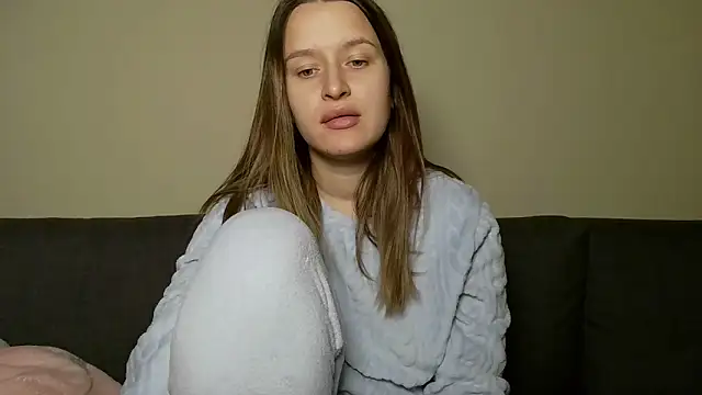 Submissive love online show from February 6, 2025, 7:29 pm