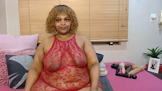 HotCurvyAssx38 online show from October 7, 2025, 3:58 am