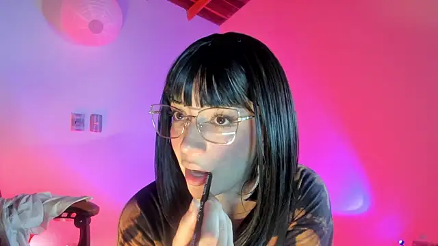 Snapshot of sweeet_peach chatting on February 28, 2026, 2:45 am sweeet peach online show from February 28, 2026, 2:45 am