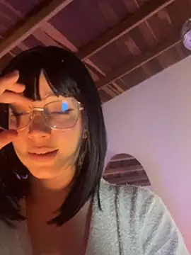 sweeet peach online show from June 20, 2026, 5:54 am