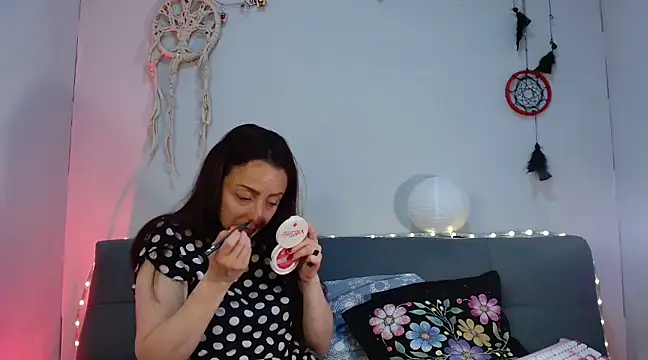 catalinamommyx online show from February 15, 2025, 3:17 pm