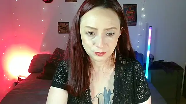 catalinamommyx online show from November 13, 2025, 10:52 pm