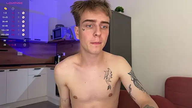 Snapshot of Marcus_Lovrov chatting on October 18, 2025, 1:23 pm Marcus Lovrov online show from October 18, 2025, 1:23 pm