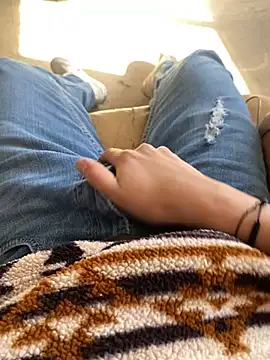 josle24 online show from January 13, 2025, 8:26 pm