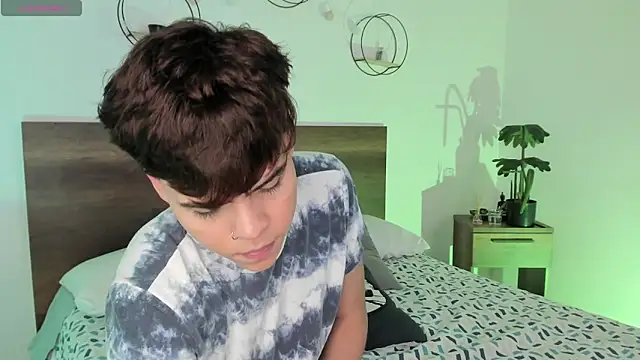 justinbiler online show from March 20, 2025, 5:13 am