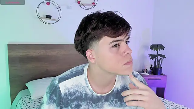 justinbiler online show from March 20, 2025, 12:32 pm