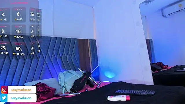 MADISSONLOVE  online show from February 5, 2025, 12:06 pm