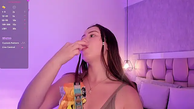 Snapshot of Roxie-Summers11 chatting on January 30, 2025, 7:37 pm Roxie-Summers11 online show from January 30, 2025, 7:37 pm