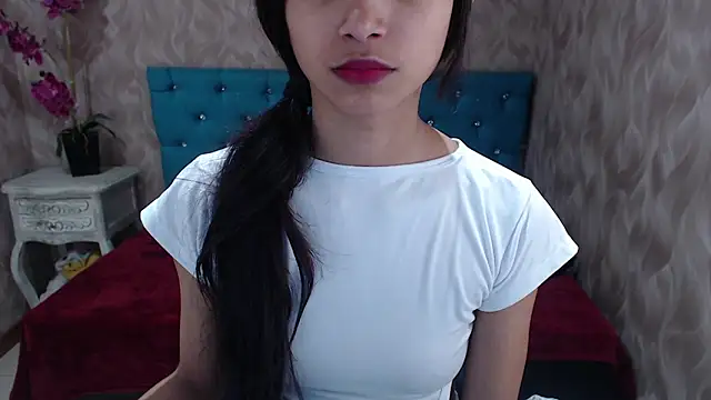 Snapshot of MadelineDoll chatting on January 21, 2025, 1:11 pm MadelineDoll online show from January 21, 2025, 1:11 pm