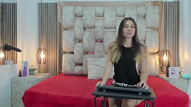 SaraANDjhony online show from December 29, 2024, 1:17 pm