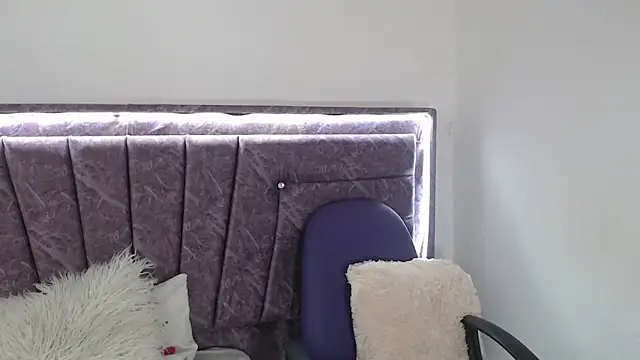 Penelope Fox14 online show from September 17, 2025, 12:51 pm