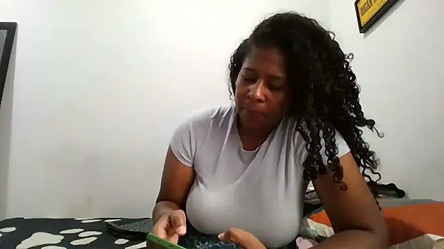 Ivon-09 online show from February 6, 2026, 12:08 pm