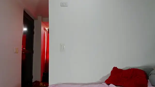 Snapshot of veronica_sinner_ chatting on October 30, 2025, 4:30 pm veronica sinner  online show from October 30, 2025, 4:30 pm