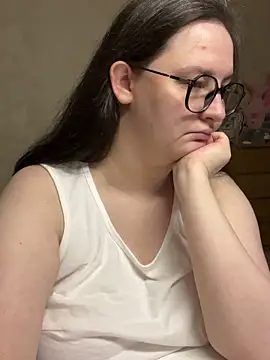 hungry1bunny online show from February 4, 2025, 8:28 pm