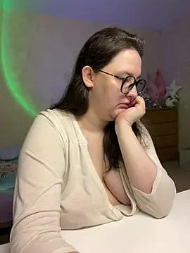 hungry1bunny online show from March 4, 2025, 4:30 pm