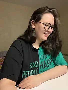 hungry1bunny online show from October 14, 2025, 7:25 pm