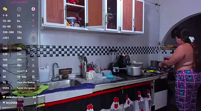 Snapshot of Sharon_hils chatting on December 20, 2024, 11:10 am Sharon hils online show from December 20, 2024, 11:10 am