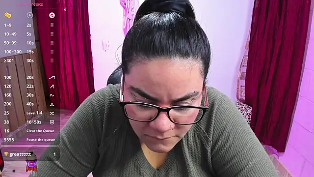 Snapshot of Sharon_hils chatting on January 8, 2025, 4:22 pm Sharon hils online show from January 8, 2025, 4:22 pm