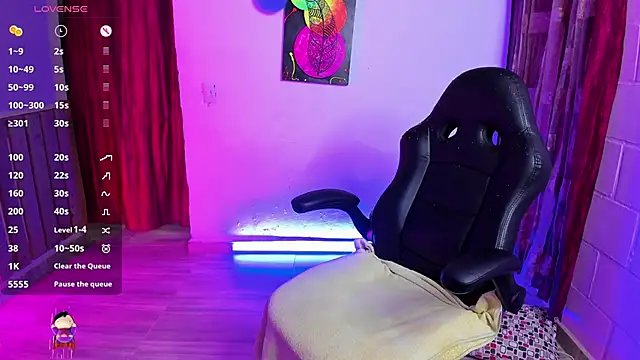 Snapshot of Sharon_hils chatting on February 13, 2025, 8:34 pm Sharon hils online show from February 13, 2025, 8:34 pm