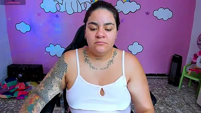 Sharon hils online show from April 15, 2026, 6:04 pm