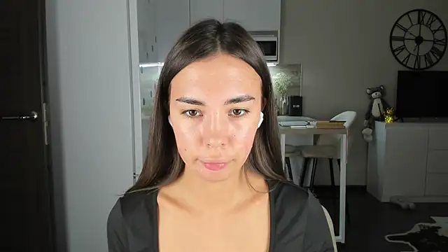 nilliluv online show from November 13, 2025, 2:10 am