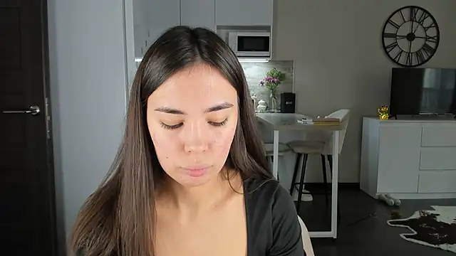 nilliluv online show from March 1, 2026, 8:16 am