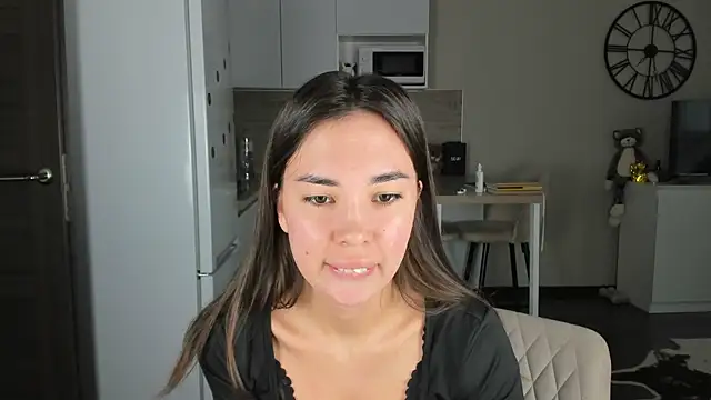 nilliluv online show from April 3, 2026, 1:31 pm