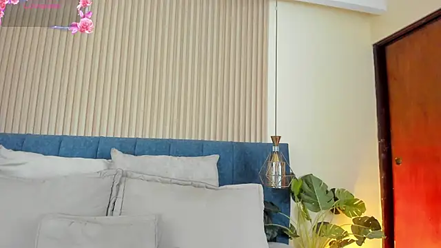 kathecute   online show from April 19, 2026, 1:49 am