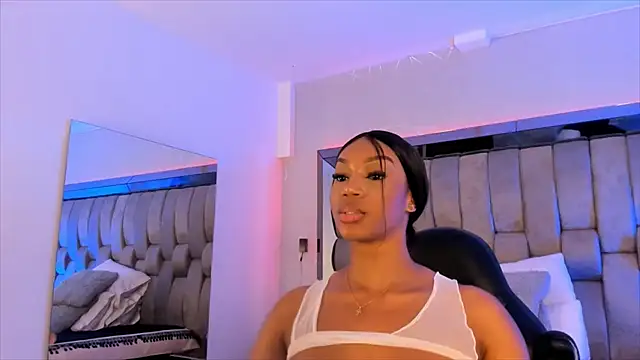 ChaynnaCooper online show from February 15, 2025, 6:01 pm