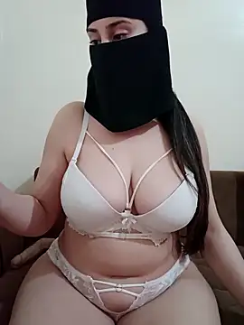 Snapshot of Arabic-Rose chatting on April 11, 2026, 11:03 am Arabic-Rose online show from April 11, 2026, 11:03 am